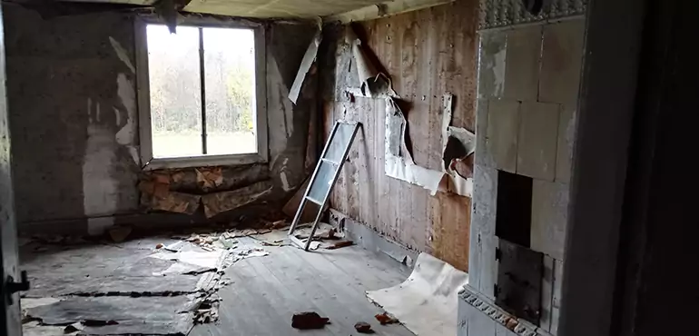 Why Selling a Distressed House Through Traditional Methods Fails in Glenwood Springs